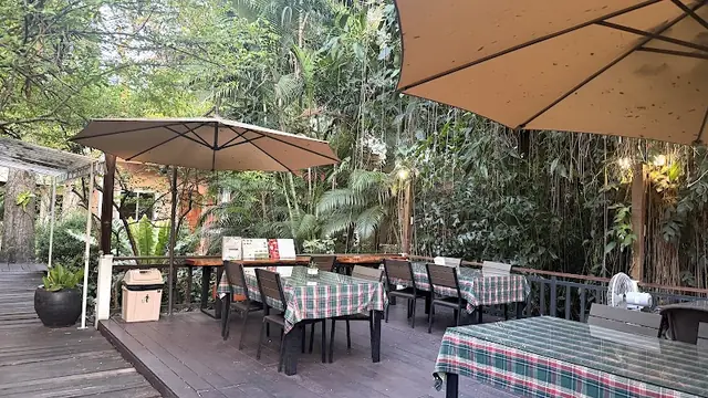 โรงแรมบ้านต้นไม้ ศรีสะเกษ