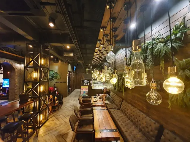 Cafe De Tree